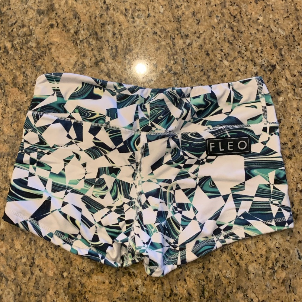 Fleo Shorts